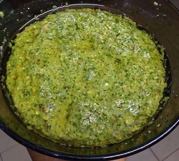 Bar grillé à la camerounaise, sauce verte